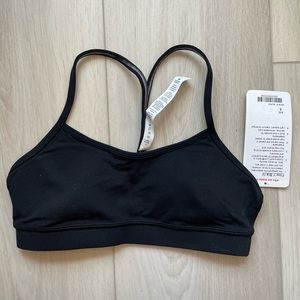 BNWT Lululemon Black Energy Sports bra in size 6